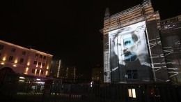 Живая память: стены Волгограда осветили видеопроекции Сталинградской битвы