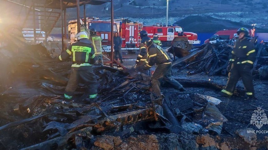 Судьба пяти рабочих остается неизвестной после пожара в бытовках в Севастополе