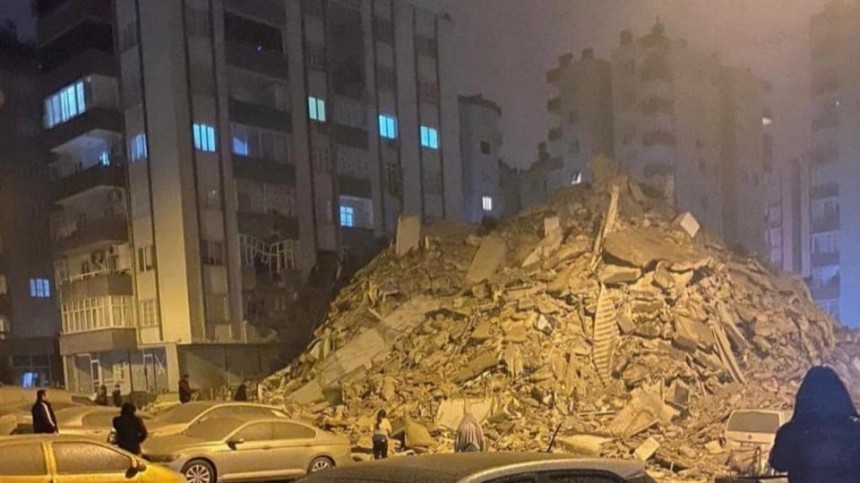 Разрушительное землетрясение в Турции унесло сотни жизней: хроника событий