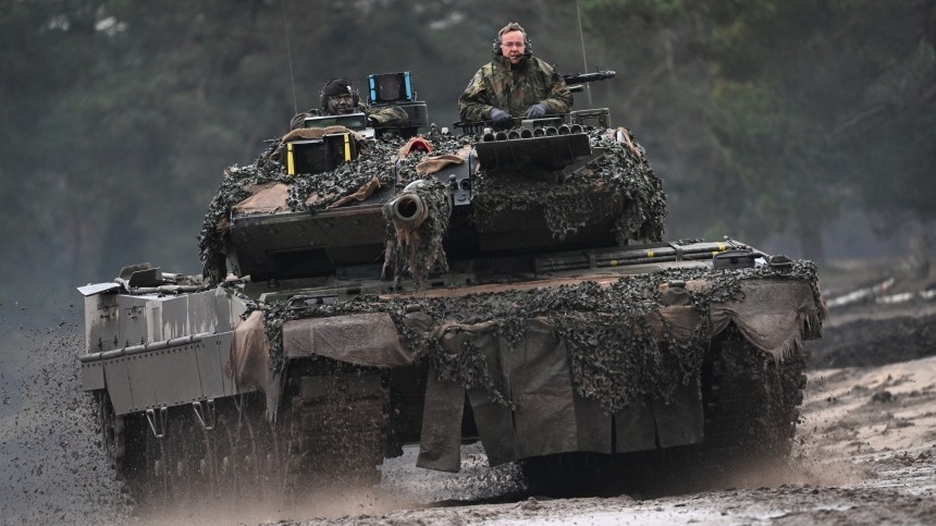 «Внешняя показуха»: НАТО готово положить массу военной техники на Украине