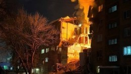 Подъезд пятиэтажки обрушился после взрыва газа в Новосибирске