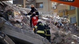 В Турции 8-летнюю девочку чудом спасли после 64 часов заточения под завалами