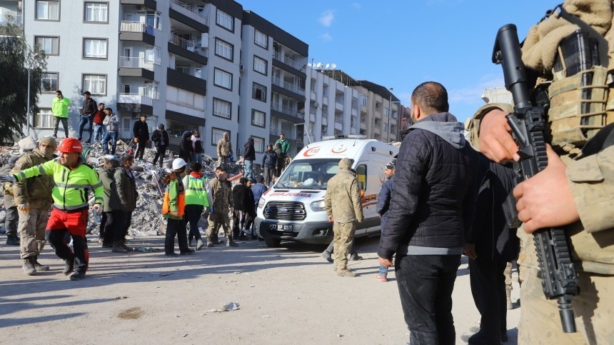 Жертвами землетрясения в Турции стали почти 13 тысяч человек