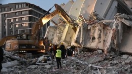 «Не теряйте надежды»: в Турции чудом спасают людей через 4 дня после землетрясения