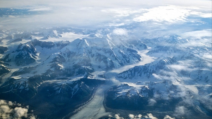 Американские военные сбили аэростат размером с автомобиль над Аляской
