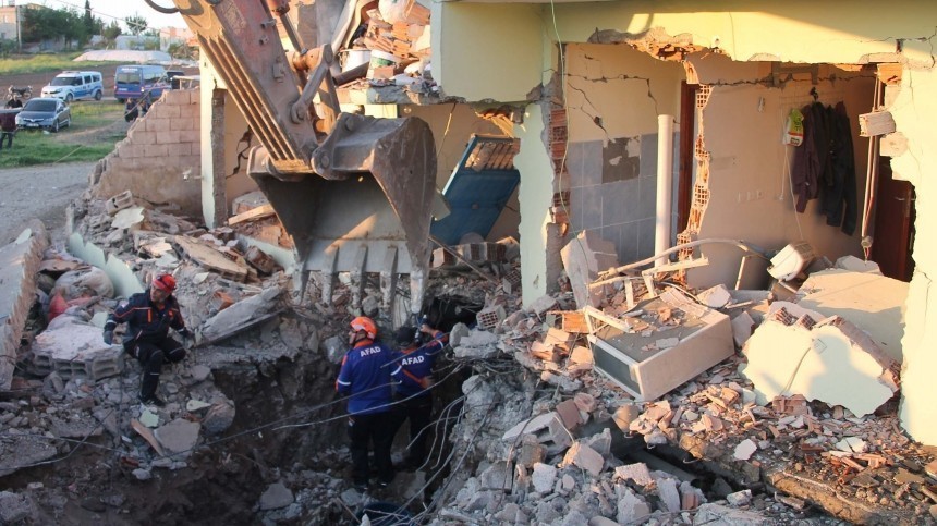 При землетрясении в Турции погибли 34 участника волейбольной команды