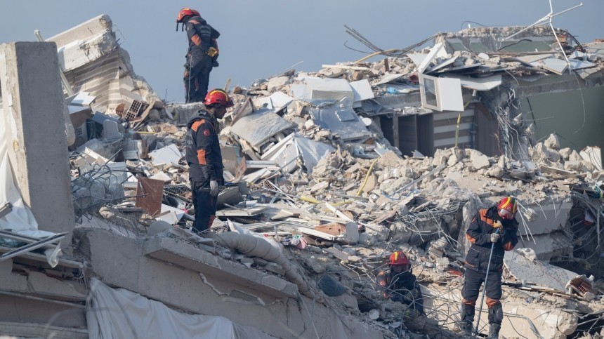 Группу из 39 россиян эвакуировали из зоны землетрясения Турции