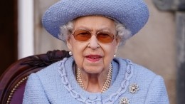 Королева-то ненастоящая? Почему сестру Елизаветы II годами держали в «психушке»