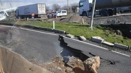 Турцию продолжает трясти после смертельного землетрясения