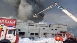 Пожар на складе в Красноярске сняли на видео с высоты птичьего полета