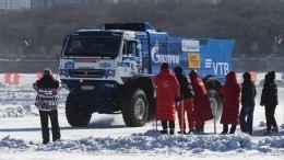 Под рев моторов: ледовые гонки на грузовиках КАМАЗ прошли в Набережных Челнах