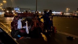 Фура раздавила легковое авто на КАД в Петербурге: две женщины погибли на месте