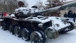 Эстонские города отказываются от демонстрации подбитого танка Т-72