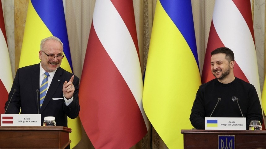 Зеленский рассмеялся после слов президента Латвии о «целостности Украины»