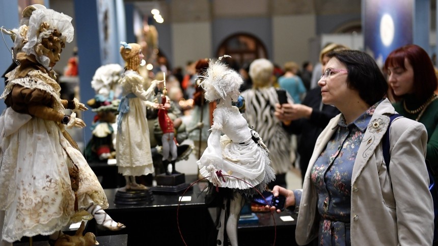 Крупнейшая выставка «Весенний бал кукол» открылась в Москве