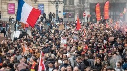«Черный вторник»: забастовка во Франции грозит обвалить национальную экономику