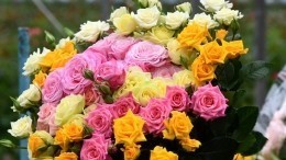 Жене или любовнице: как мужчины на самом деле выбирают цветы на 8 Марта