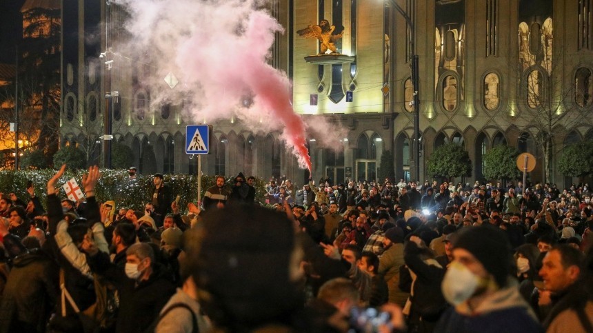 «Теперь понятно»: Захарова высмеяла Борреля за слова о протестах в Грузии