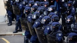 Слезоточивый газ вместо диалога: по Франции прокатилась седьмая волна протестов