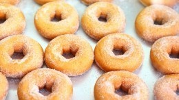 Творожные пончики: рецепт простого лакомства для завтрака