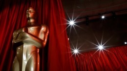 Роскошные, пышные, странные: какими нарядами удивили звезды на премии «Оскар»