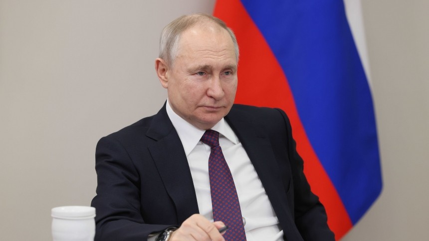 Путин и чиновники Кремля представят декларации о доходах в срок