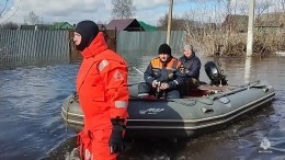 Дома в Ульяновской области уходят под воду из-за резкого таяния снега