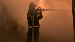 Крупный пожар вспыхнул в гаражном кооперативе в Волгограде