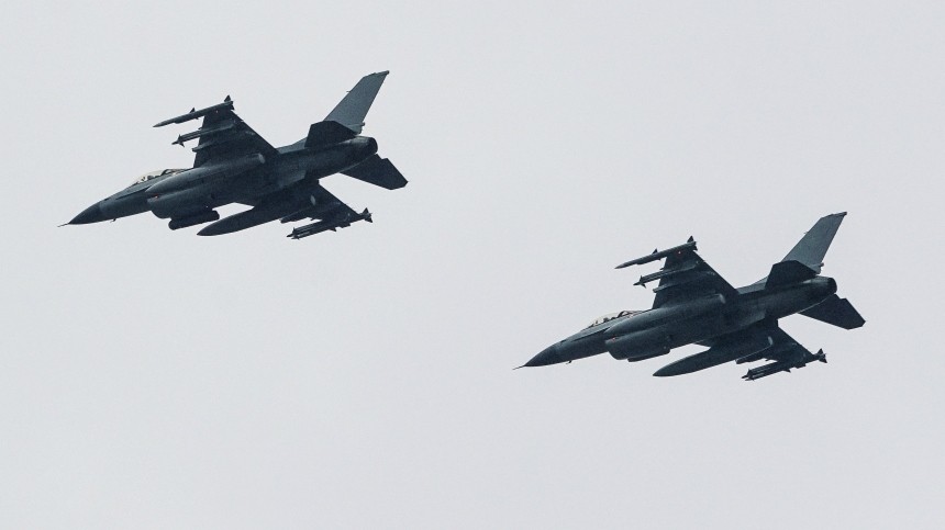 США снова отказали Украине в поставке истребителей F-16