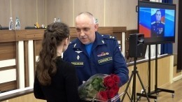 Вдове летчика, совершившего более 600 вылетов в ходе СВО, вручили звезду Героя РФ