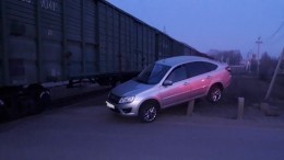 В Воронежской области легковушка столкнулась с поездом — видео