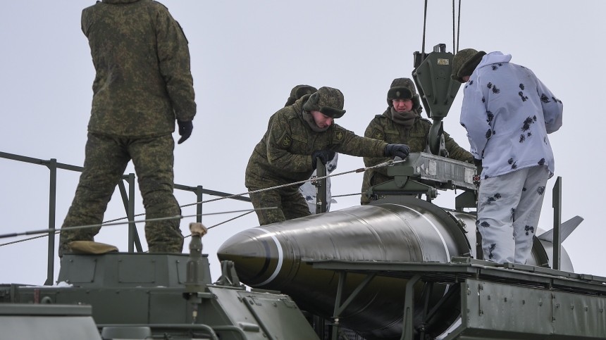 «Запад обеспокоился»: Россия может разместить ядерное оружие у границ США после Белоруссии