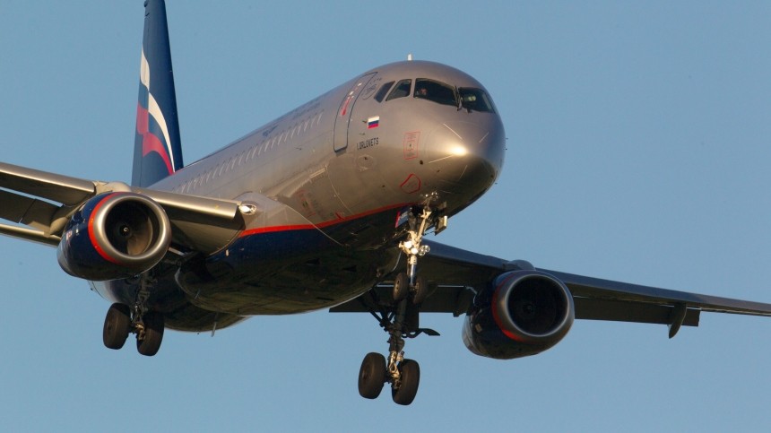 Летевший в Москву Sukhoi Superjet подал сигнал бедствия