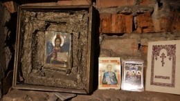 На Выборгской таможне пресекли попытку вывоза из РФ старинных икон и картин