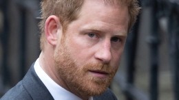 Принц Гарри обвинил королевскую семью в сокрытии информации о прослушке телефона