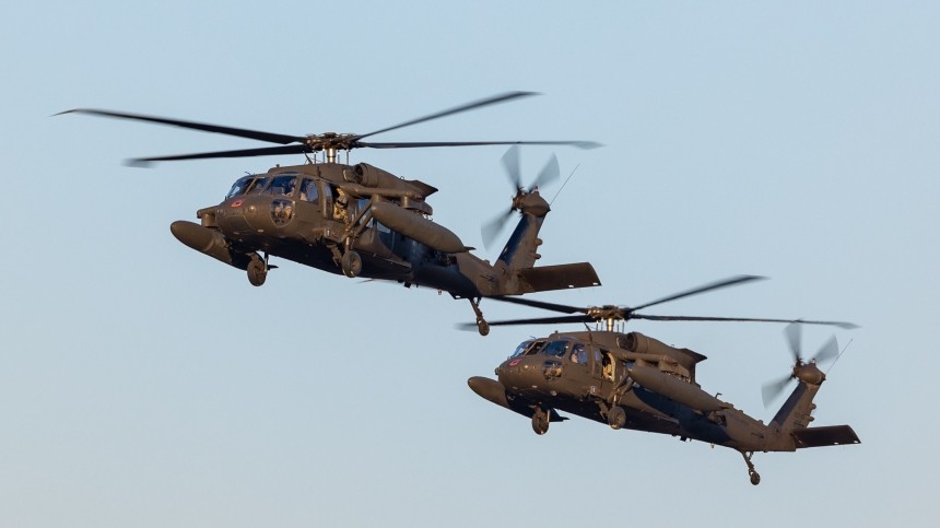 Два военных вертолета США столкнулись во время учений