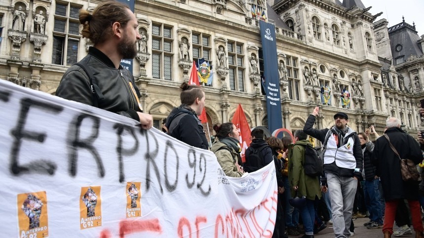 Новые протесты: Францию лихорадит все сильнее