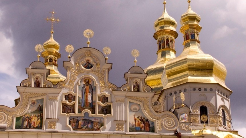 Захарова обвинила киевский режим в издевательстве над православием