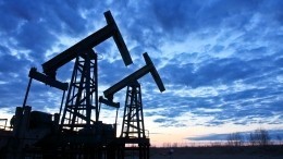 Цены на нефть выросли на 5% после сокращения добычи странами ОПЕК+
