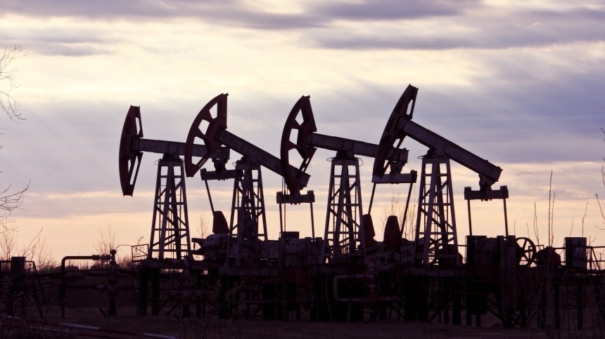 Тройной удар: как сокращение добычи нефти ОПЕК+ отразится на экономике США