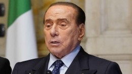 «Он неподвижен»: чем и как лечат тяжело больного Берлускони в реанимации
