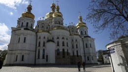 Допустивший церковный раскол на Украине Порошенко приехал на службу ПЦУ в Лавре
