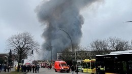 Ядовитое облако дыма окутало Гамбург после мощного пожара