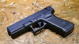 Подросток открыл стрельбу из пластмассового пистолета в школе Петербурга