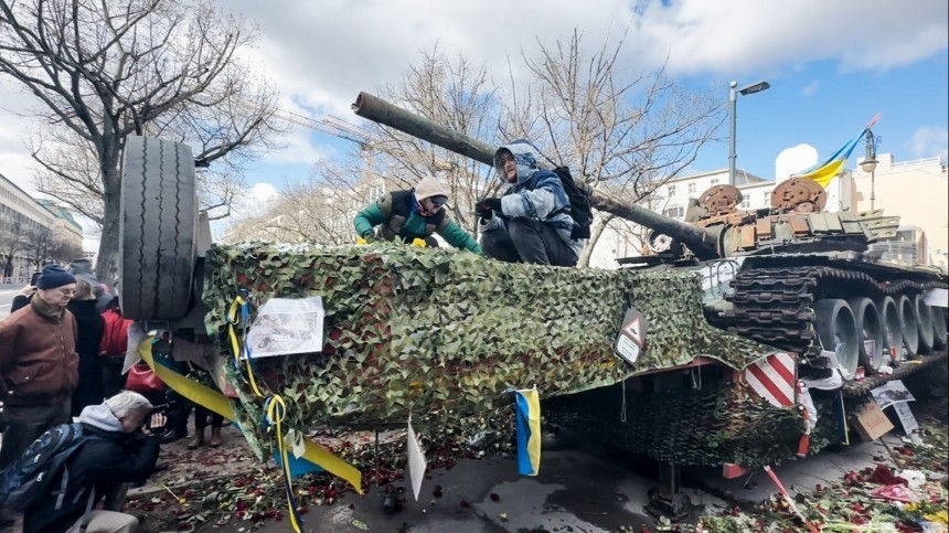 Мэрия Берлина выставила счет организаторам акции с танком ВС РФ