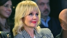 «Вражьи морды»: почему певица Валерия подала в суд на власти Латвии