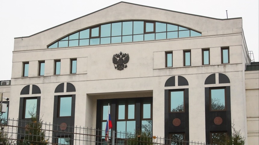 Молдавия выдворяет сотрудника посольства РФ из-за инцидента в аэропорту Кишинева