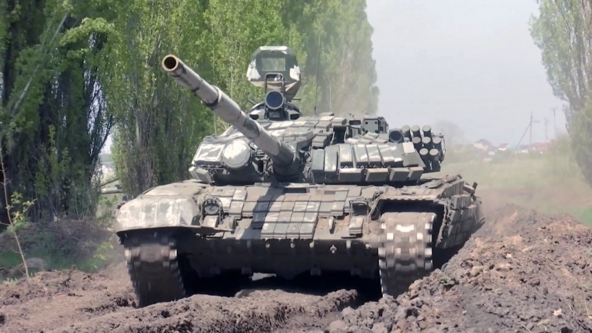 Экипаж российского танка обратил боевиков ВСУ в бегство