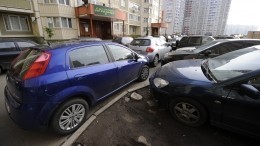 Злостный нарушитель ПДД сбил на иномарке ребенка во дворе дома в Петербурге