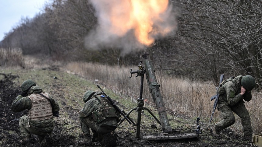 Военкор показал, как минометчики разбивают укрепления ВСУ в районе Спорного